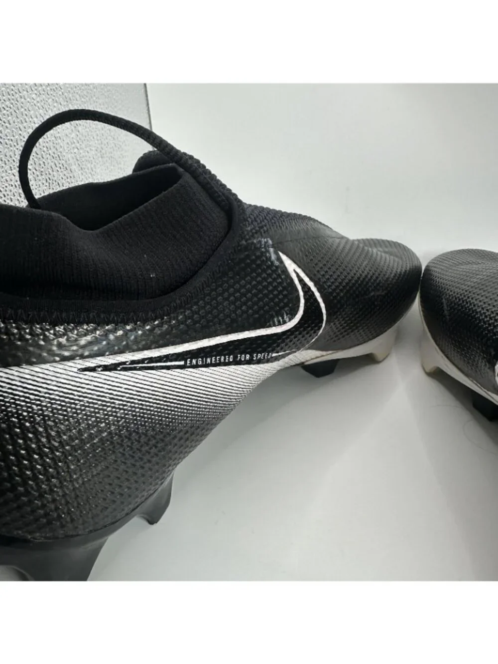 Nike Vapor Edge Pro 360 Black Football Cleat Iridescent Ghost Size 14 AO8277-001